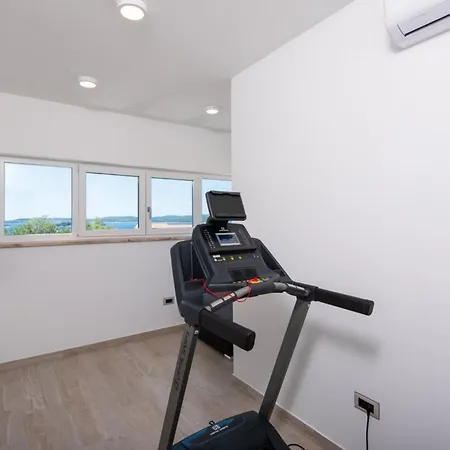 Villa Maslina In - Haus Fuer 8 Personen *