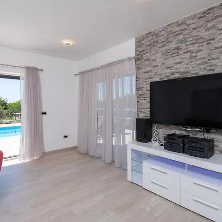 Maslina In - Haus Fuer 8 Personen Orebic