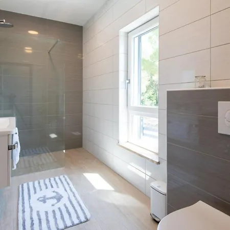 Maslina In - Haus Fuer 8 Personen *