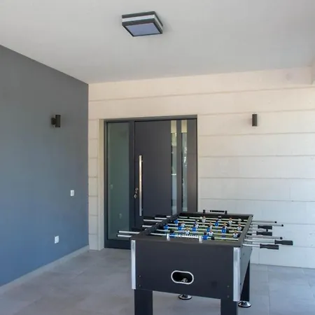 Maslina In - Haus Fuer 8 Personen * Orebic