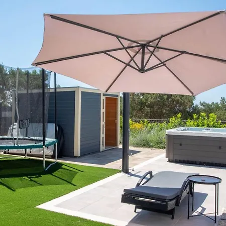 Villa Maslina In - Haus Fuer 8 Personen