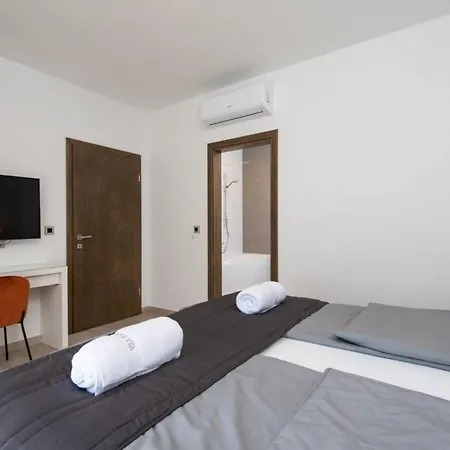 Maslina In - Haus Fuer 8 Personen *