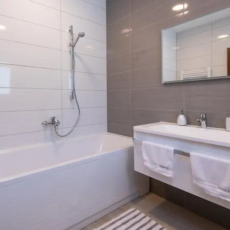 Maslina In - Haus Fuer 8 Personen