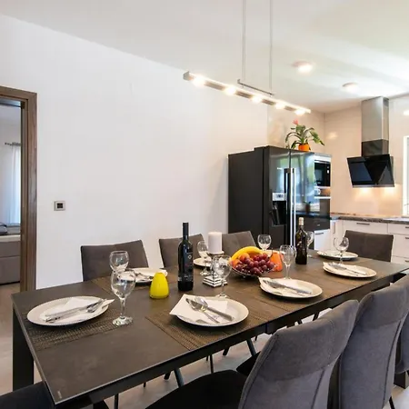 Maslina In - Haus Fuer 8 Personen Villa