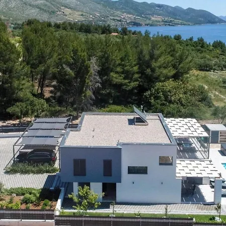 Maslina In - Haus Fuer 8 Personen * Orebić