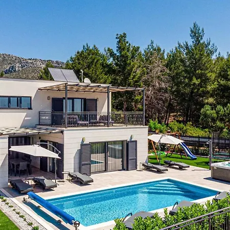Villa Maslina In - Haus Fuer 8 Personen *