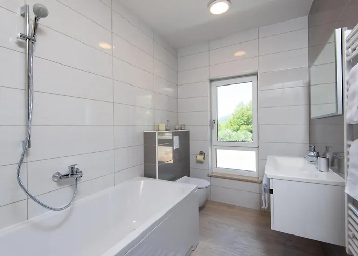 Maslina In - Haus Fuer 8 Personen ヴィラ