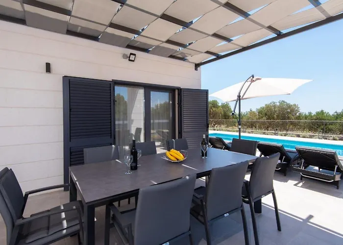 Maslina In - Haus Fuer 8 Personen * オレビック