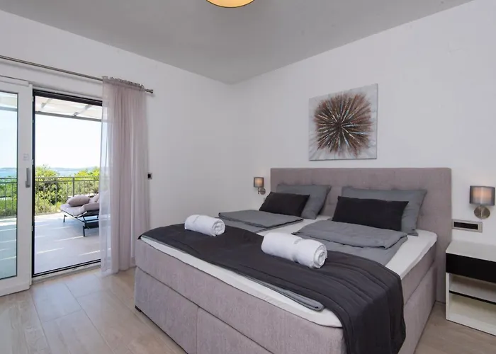 ヴィラ Maslina In - Haus Fuer 8 Personen オレビック