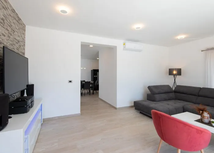 ヴィラ Maslina In - Haus Fuer 8 Personen *