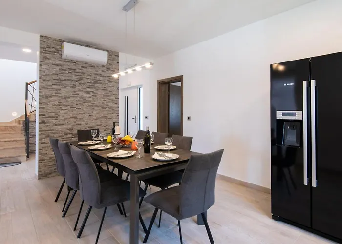 Maslina In - Haus Fuer 8 Personen ヴィラ オレビック