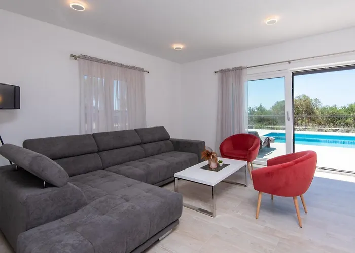 ヴィラ Maslina In - Haus Fuer 8 Personen オレビック