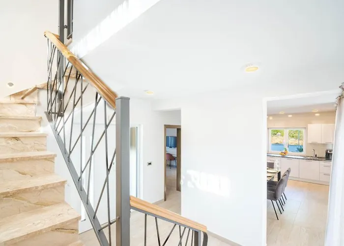 Maslina In - Haus Fuer 8 Personen オレビック