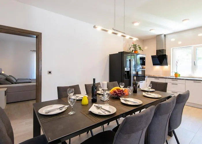 Maslina In - Haus Fuer 8 Personen ヴィラ