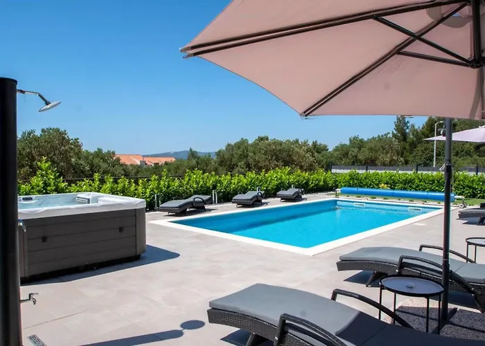 Maslina In - Haus Fuer 8 Personen *