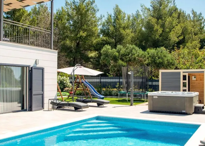 Maslina In - Haus Fuer 8 Personen *